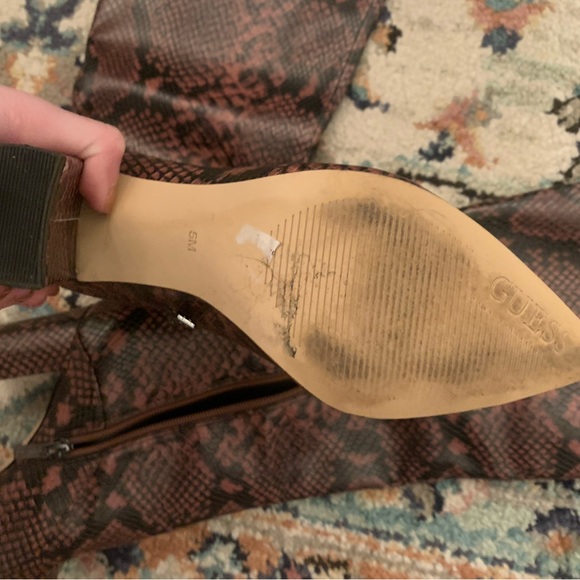 Guess snake print boots EUC - Picture 4 of 6